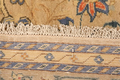 Kashan Beige Hand Knotted 58 X 92 Area Rug 253-23082 Image 9
