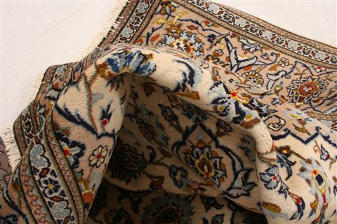 Kashan Beige Hand Knotted 63 X 101 Area Rug 100-23112 Image 16