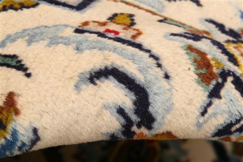 Kashan Beige Hand Knotted 63 X 101 Area Rug 100-23112 Image 1