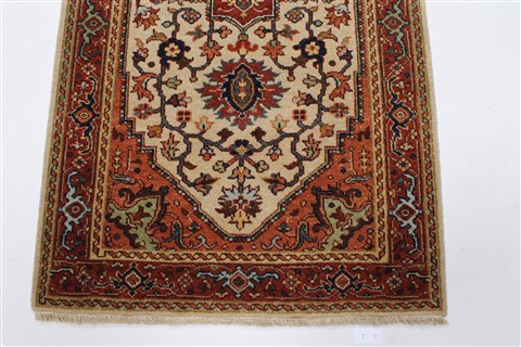 Serapi White Runner Hand Knotted 27 X 101 Area Rug 250-23131 Image 3