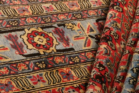 Ardebil Red Hand Knotted 63 X 96 Area Rug 100-23139 Image 3