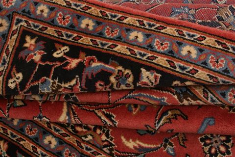 Yazd Red Hand Knotted 65 X 108 Area Rug 100-23207 Image 5