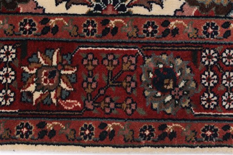 Kashan Beige Runner Hand Knotted 28 X 99 Area Rug 250-23222 Image 2