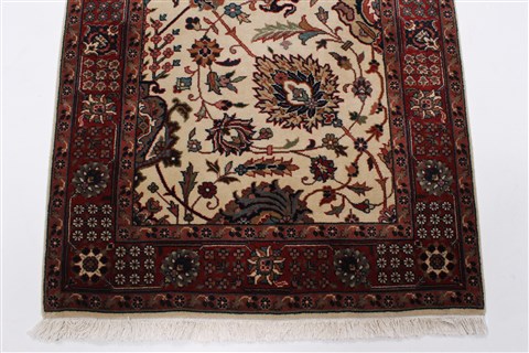 Kashan Beige Runner Hand Knotted 28 X 99 Area Rug 250-23222 Image 4