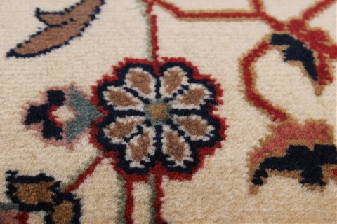 Kashan Beige Runner Hand Knotted 28 X 99 Area Rug 250-23222 Image 7