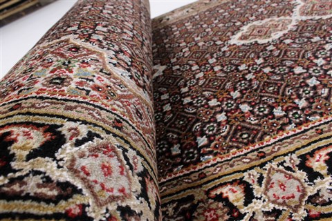 Kashmir Black Runner Hand Knotted 29 X 80 Area Rug 250-23389 Image 10