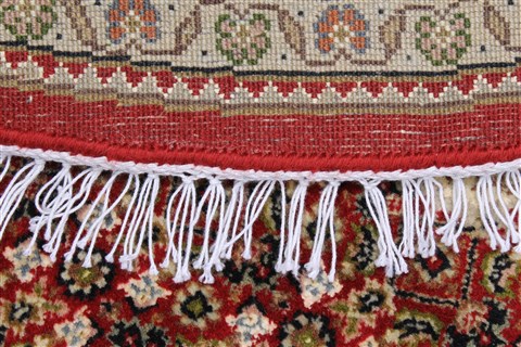 Kashmir Red Round Hand Knotted 51 X 51 Area Rug 250-23415 Image 2