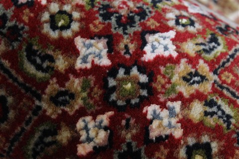 Kashmir Red Round Hand Knotted 51 X 51 Area Rug 250-23415 Image 7