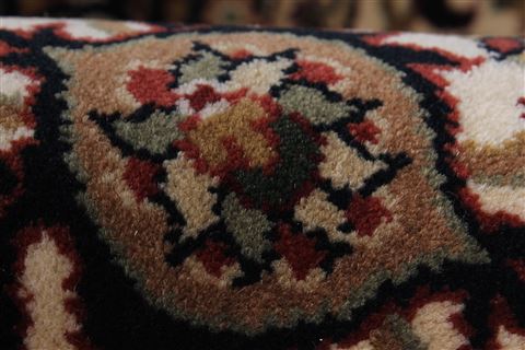 Herati Black Round Hand Knotted 50 X 50 Area Rug 250-23419 Image 8