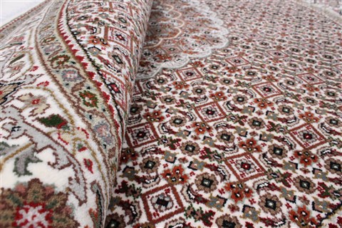 Tabriz Beige Round Hand Knotted 51 X 51 Area Rug 250-23425 Image 10