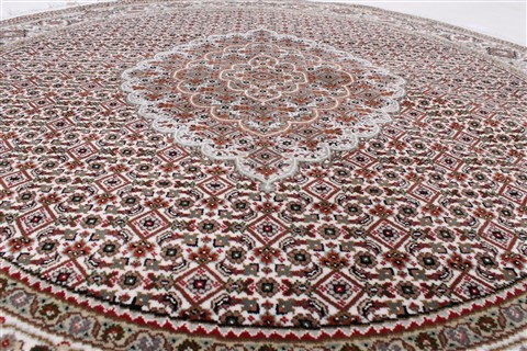 Tabriz Beige Round Hand Knotted 51 X 51 Area Rug 250-23425 Image 2