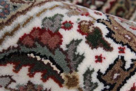 Tabriz Beige Round Hand Knotted 51 X 51 Area Rug 250-23425 Image 8