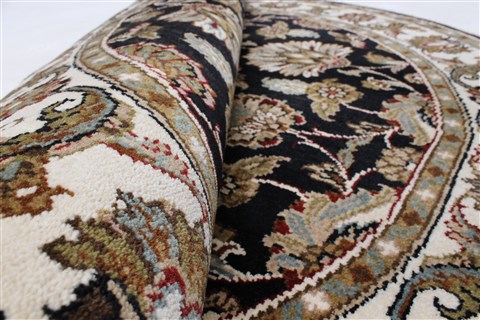 Kashmar Black Round Hand Knotted 411 X 50 Area Rug 250-23445 Image 1