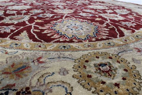 Semnan Red Round Hand Knotted 50 X 50 Area Rug 250-23454 Image 2