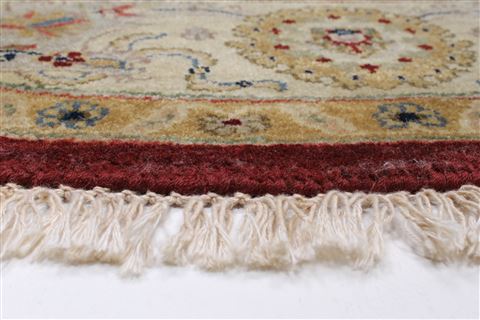 Semnan Red Round Hand Knotted 50 X 50 Area Rug 250-23454 Image 5