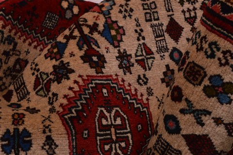 Abadeh Red Hand Knotted 22 X 25 Area Rug 100-23458 Image 3