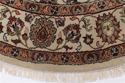 Kashmar Beige Round Hand Knotted 52 X 52 Area Rug 250-23460 Image 2