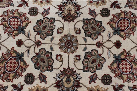 Kashmar Beige Round Hand Knotted 52 X 52 Area Rug 250-23460 Image 3