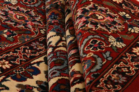 Tabriz Red Hand Knotted 65 X 97 Area Rug 100-23476 Image 3