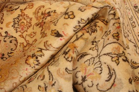 Kashan Beige Hand Knotted 65 X 100 Area Rug 100-23484 Image 2