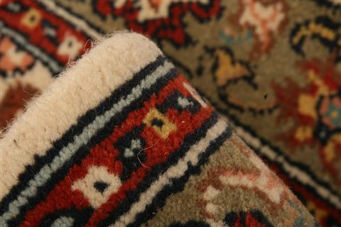 Sarouk Beige Runner Hand Knotted 28 X 108 Area Rug 100-23492 Image 1