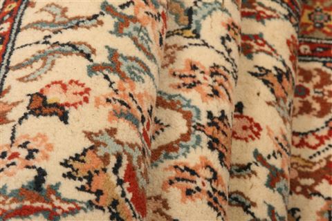 Sarouk Beige Runner Hand Knotted 28 X 108 Area Rug 100-23492 Image 3