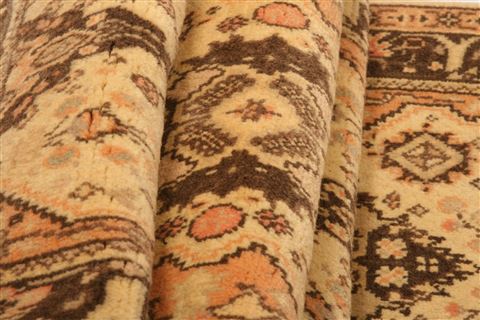 Sarouk Beige Runner Hand Knotted 24 X 105 Area Rug 100-23493 Image 4