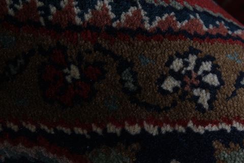 Kashan Red Round Hand Knotted 61 X 61 Area Rug 250-23529 Image 11