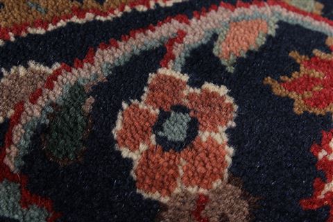 Kashan Red Round Hand Knotted 61 X 61 Area Rug 250-23529 Image 9