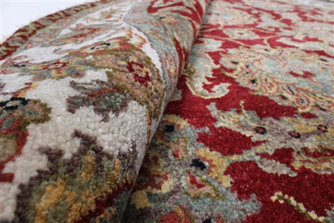 Kashan Red Round Hand Knotted 61 X 62 Area Rug 250-23541 Image 8