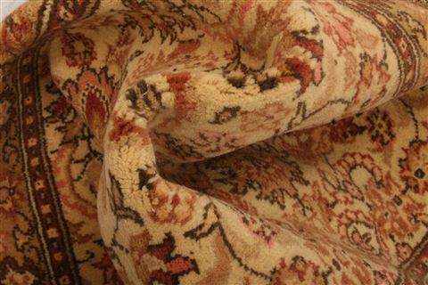 Sarouk Beige Runner Hand Knotted 28 X 108 Area Rug 100-23571 Image 3