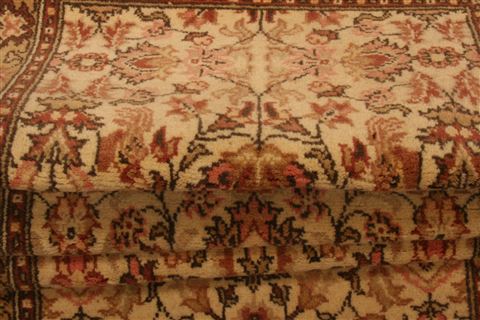 Sarouk Beige Runner Hand Knotted 28 X 108 Area Rug 100-23571 Image 4