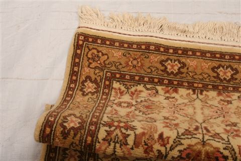 Sarouk Beige Runner Hand Knotted 28 X 108 Area Rug 100-23571 Image 5