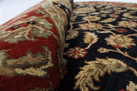 Kashan Black Round Hand Knotted 60 X 60 Area Rug 250-23625 Image 9