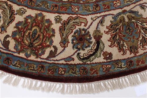 Kashan Red Round Hand Knotted 62 X 62 Area Rug 250-23629 Image 4
