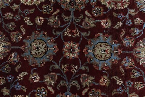 Kashan Red Round Hand Knotted 62 X 62 Area Rug 250-23629 Image 5