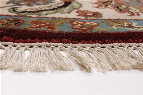 Kashan Red Round Hand Knotted 62 X 62 Area Rug 250-23629 Image 6