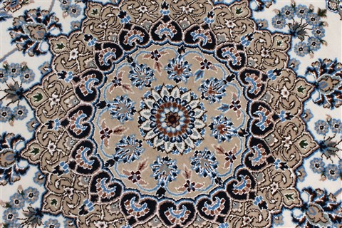 Nain White Round Hand Knotted 60 X 60  Area Rug 250-23654 Image 3
