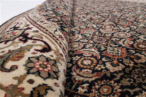 Herati Black Round Hand Knotted 60 X 60 Area Rug 250-23683 Image 8