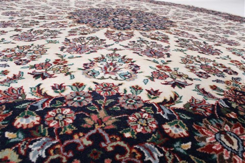 Tabriz White Round Hand Knotted 61 X 61 Area Rug 250-23686 Image 4