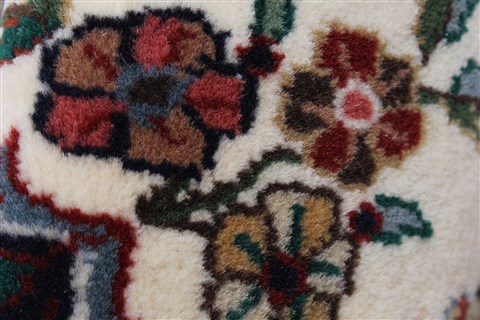 Tabriz White Round Hand Knotted 61 X 61 Area Rug 250-23686 Image 9