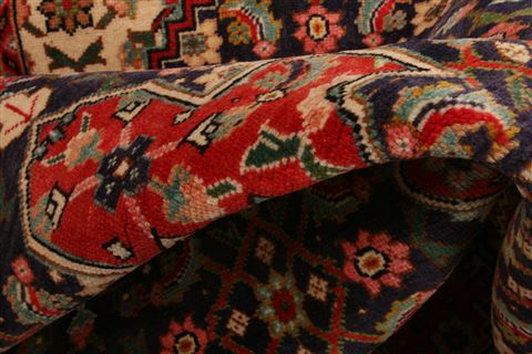 Tabriz Red Hand Knotted 96 X 127 Area Rug 100-23781 Image 2
