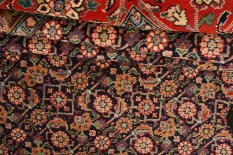 Tabriz Red Hand Knotted 99 X 128 Area Rug 100-23782 Image 3