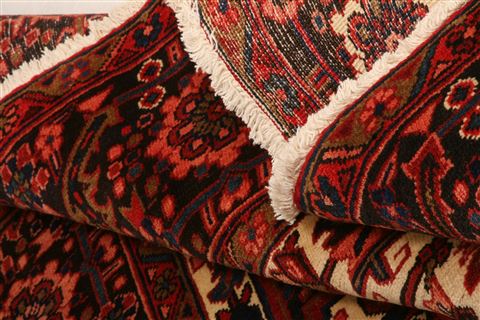 Heriz Red Hand Knotted 108 X 139 Area Rug 100-23786 Image 5