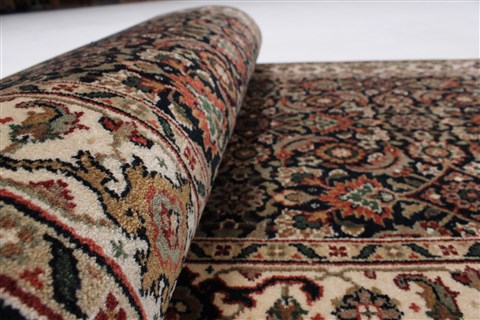 Herati Black Runner Hand Knotted 27 X 102 Area Rug 250-23804 Image 4