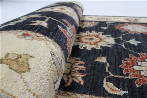 Ziegler Black Runner Hand Knotted 26 X 102 Area Rug 250-23811 Image 11