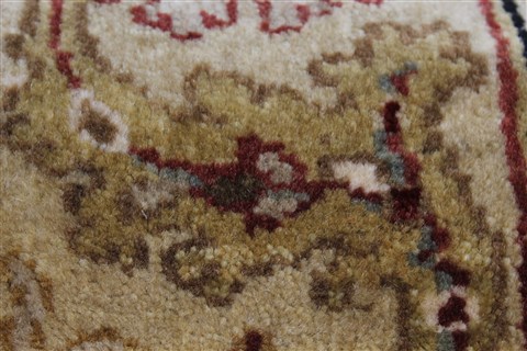 Kashan Beige Runner Hand Knotted 26 X 101 Area Rug 250-23817 Image 11