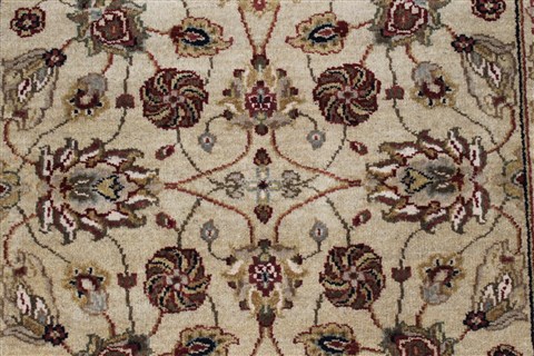 Kashan Beige Runner Hand Knotted 26 X 101 Area Rug 250-23817 Image 6
