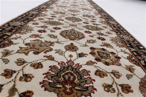 Agra Beige Runner Hand Knotted 26 X 140 Area Rug 250-23991 Image 4
