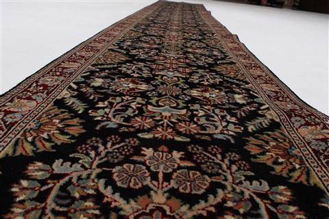 Sarouk Black Runner Hand Knotted 25 X 1511 Area Rug 250-24061 Image 3